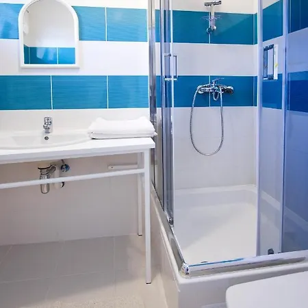 Tomar ホームステイ ウェバ